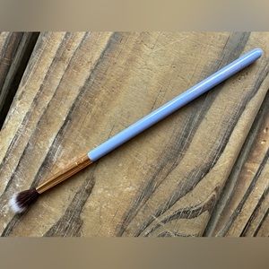 Luxie beauty 237 blending Brush